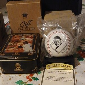 Willie Mays. Embossed Metal Collector Cards In Tin And Baseball With Stand